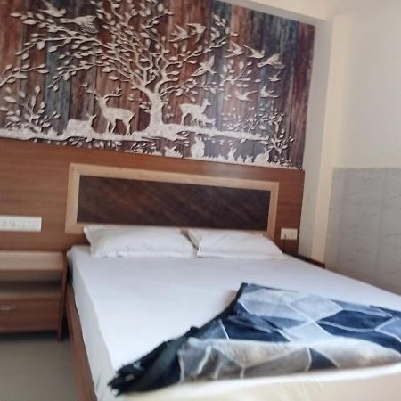 Hotel Shree Krishna アーメダバード エクステリア 写真