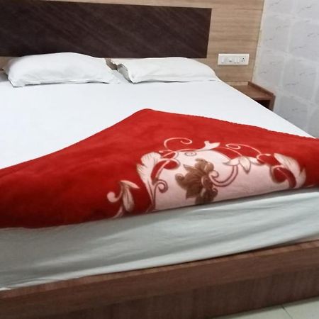 Hotel Shree Krishna アーメダバード エクステリア 写真